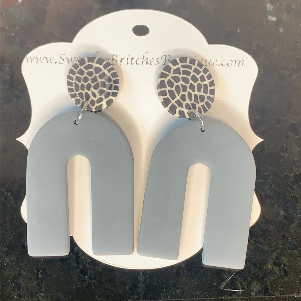 Super cute earrings!